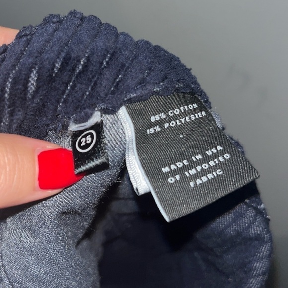 GRLFRND Helena Straight Leg Cropped Corduroy Pant Midnight Train size 25 - Picture 7 of 10